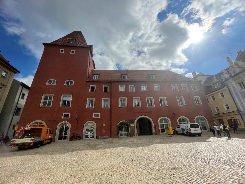 Neue Waag Gasse 1